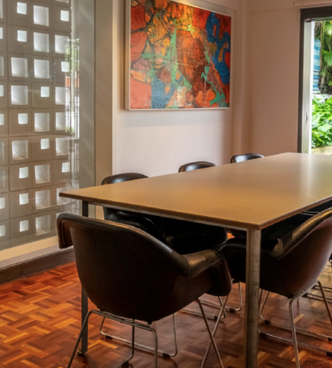 Linear Vista meeting room